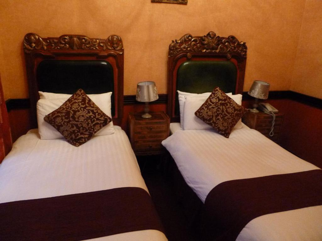 Russell Court Hotel Dublin Room photo