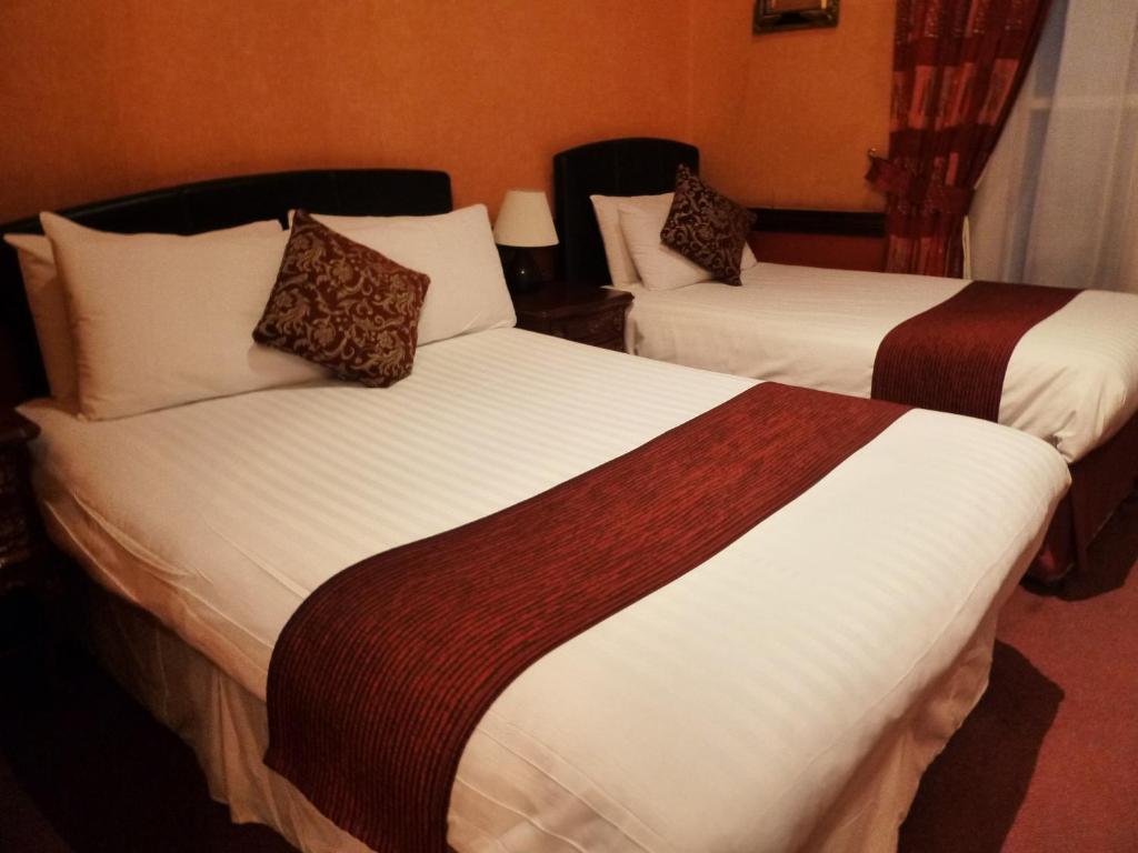 Russell Court Hotel Dublin Room photo